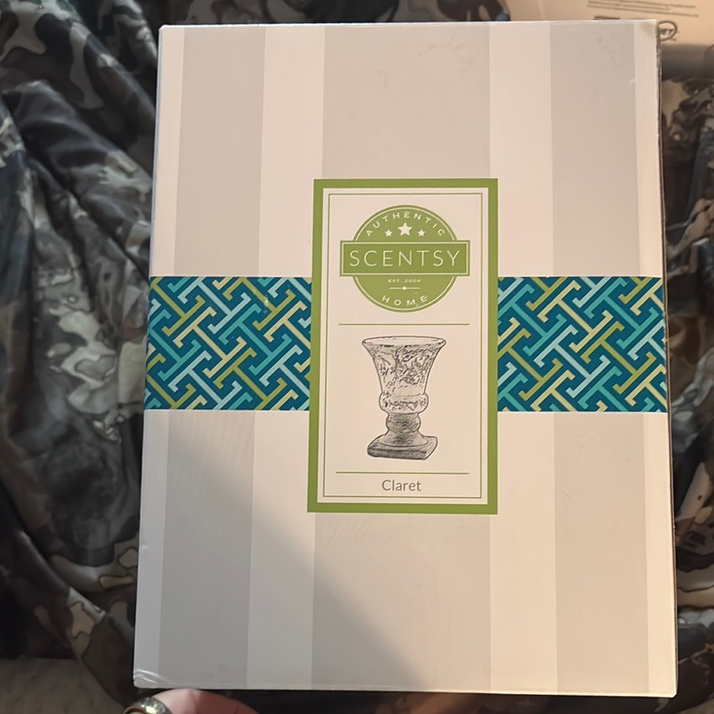 Scentsy Claret Home Warmer